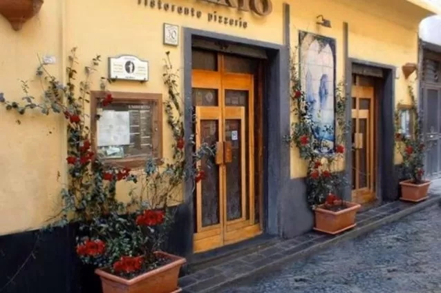 napoli chiude ristorante umberto