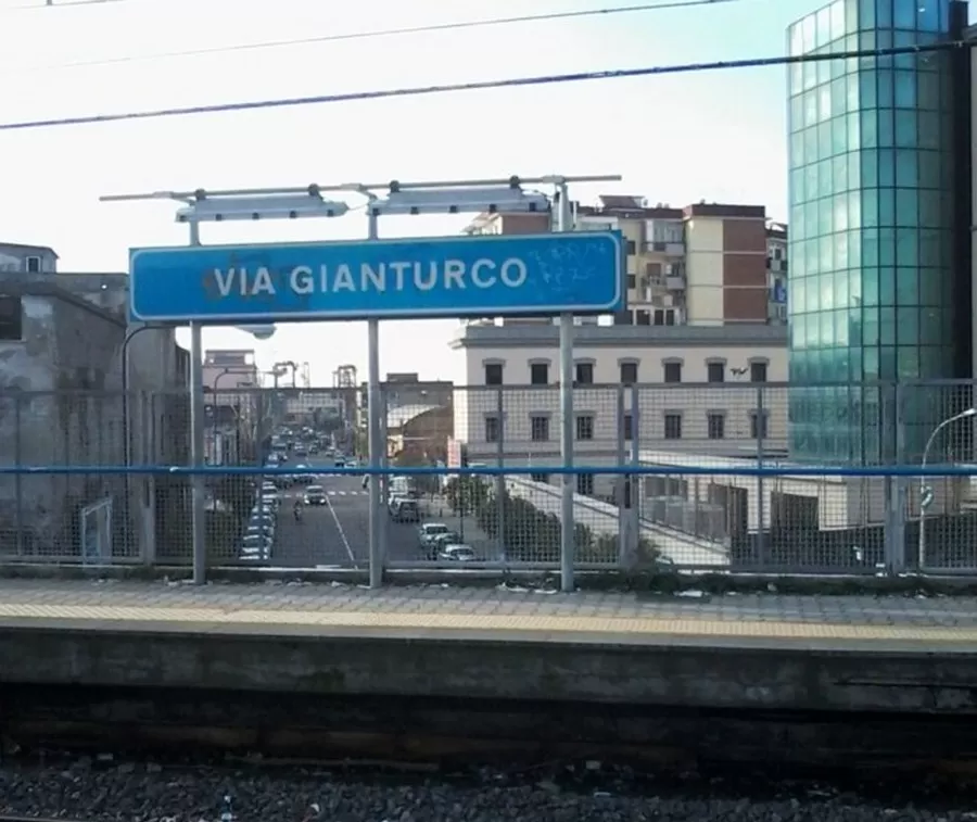 napoli-morto-investito-tir-gianturco-9-ottobre