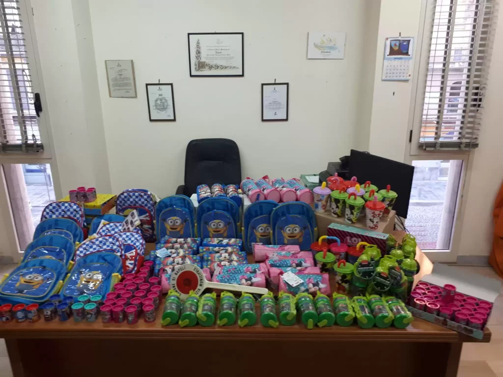 napoli-sequestro-materiale-scolastico-pericoloso-bambini
