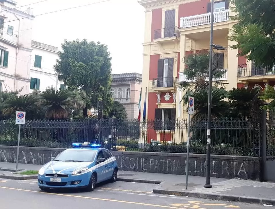 napoli-rubano-auto-rione-berlingieri-arresto