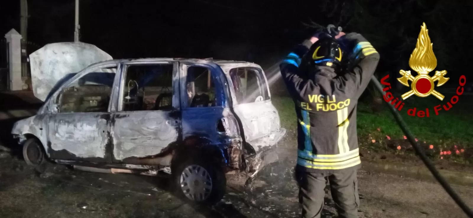 incendio-montoto-auto-frazione-piazza-di-pandola