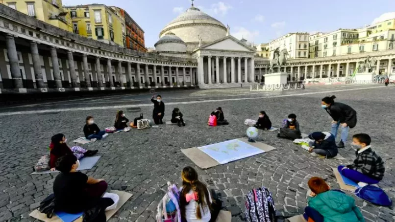 scuola-mamme-no-dad-scendono-piazza-napoli