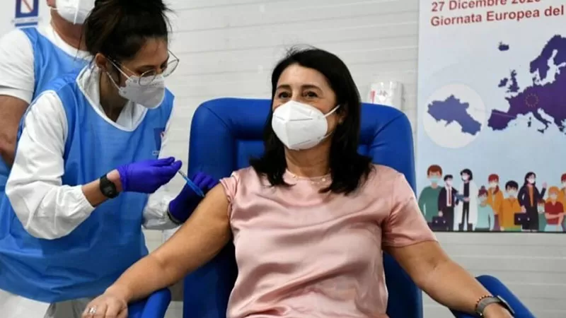 vaccino-covid-napoli-dottoressa-filomena-riccardi