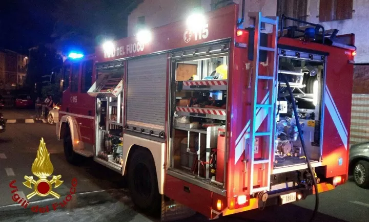 marano-incendio-appartamento-vigili-fuoco-famiglia