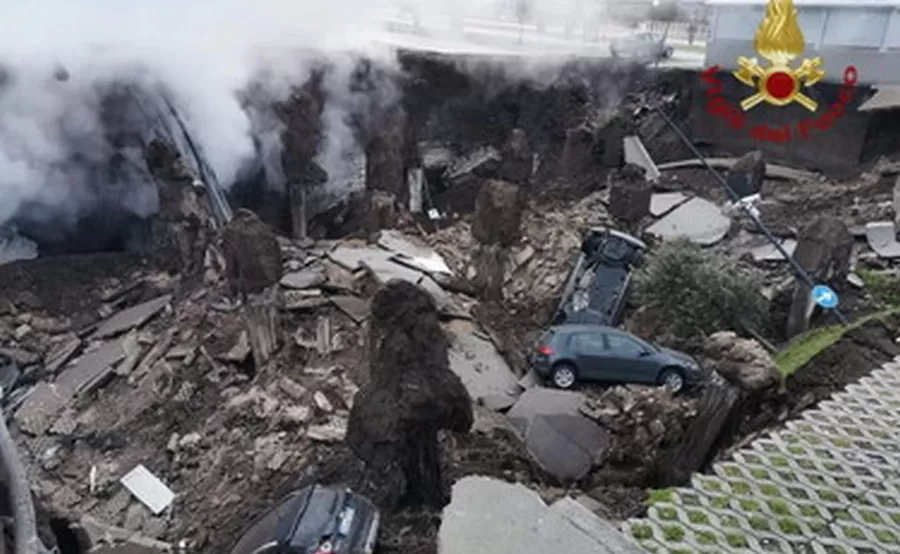 napoli-esplosione-parcheggio-ospedale-mare-8-gennaio