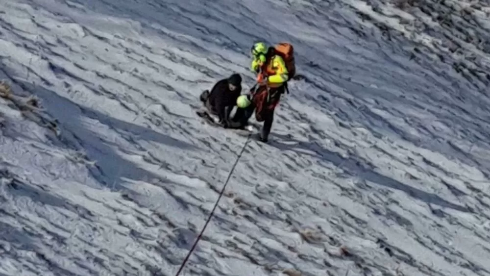 tescursionisti-difficolta-calabritto-salvati-soccorritori-alpini