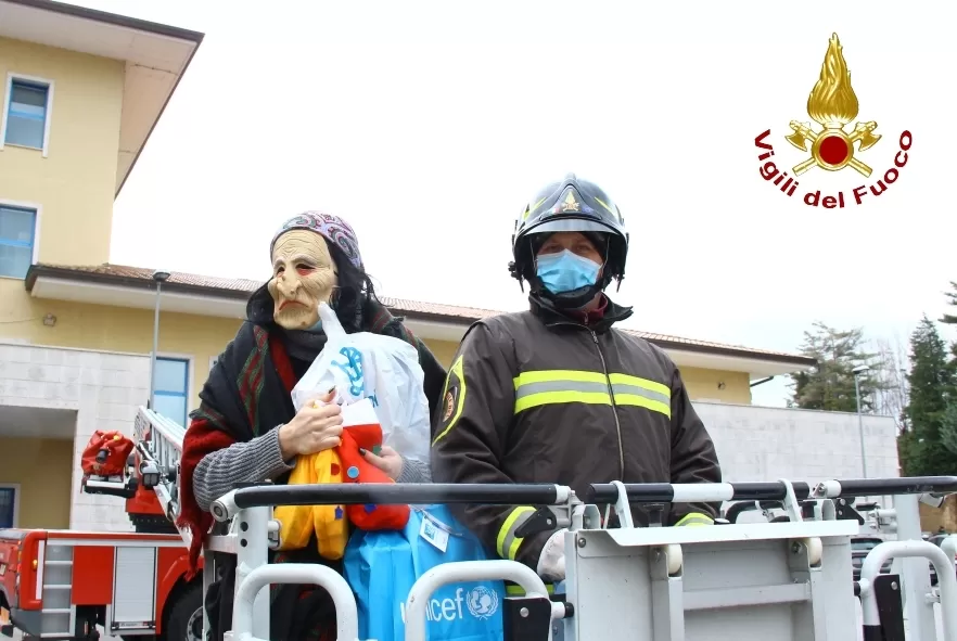 avellino-befana-porta-doni-bimbi-ricoverati-ospedale