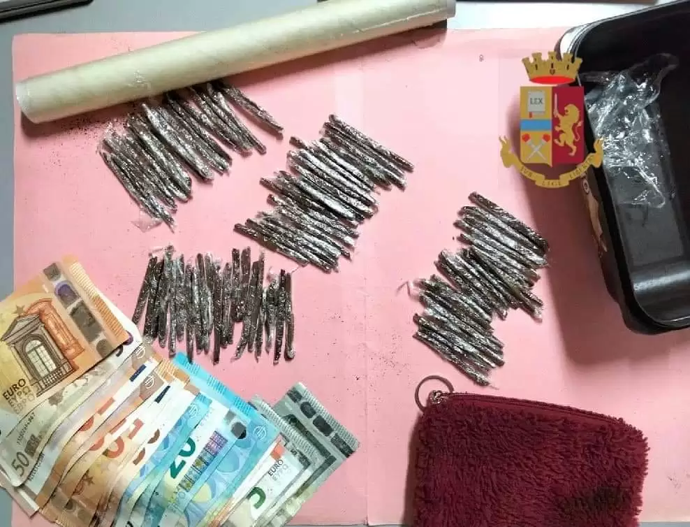 napoli-nasconde-droga-casa-arresto-5-febbraio