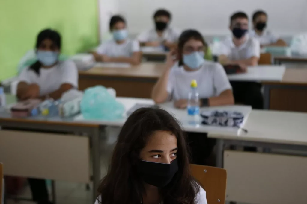 covid-napoli-18-studenti-6-docenti-positivi-1-febbraio