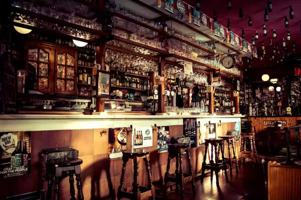 napoli-pub-aperto-vomero-clienti