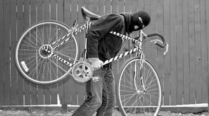 san-sebastiano-vesuvio-ruba-bici-scappa-49enne-arrestato