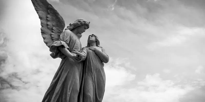 casal-principe-donna-malore-cimitero-muore