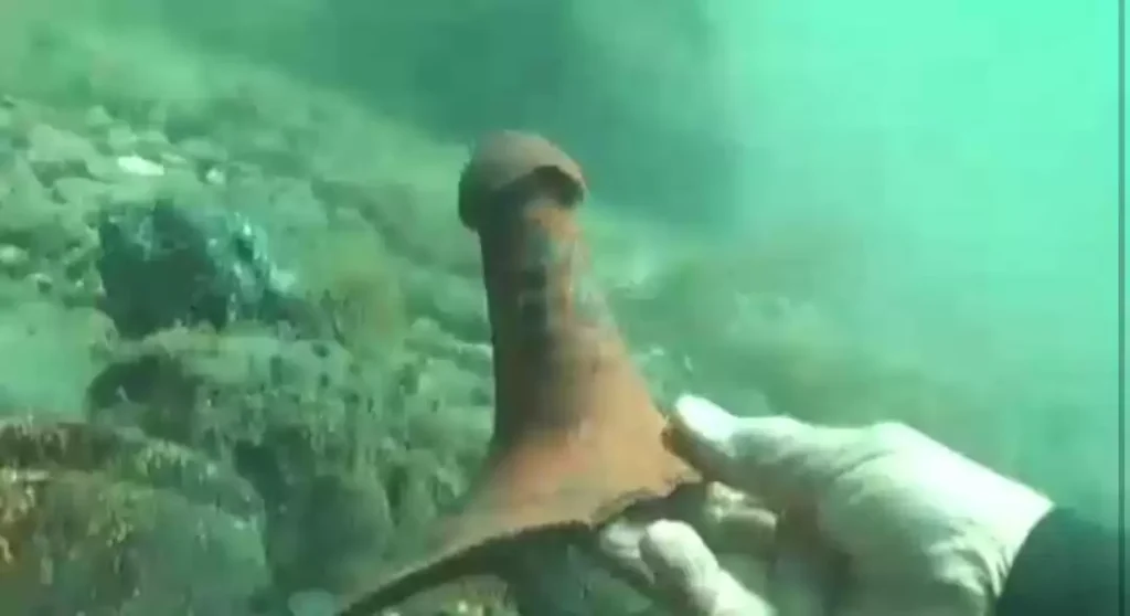 pozzuoli-puntale-anfora-romana-forma-pene