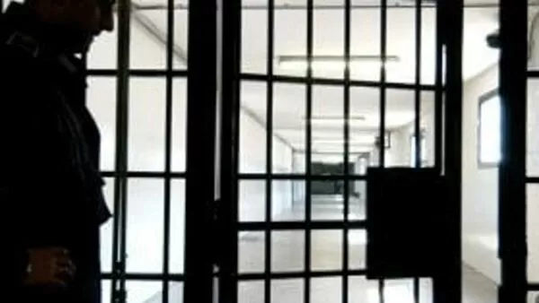 aggressione-carcere-aversa-detenuto-psichitrici-agente