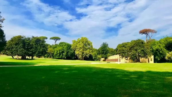 de-luca-euronews-centro-vaccinale-bosco-capodimonte