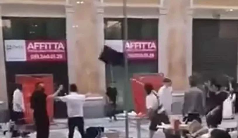 rissa-tavolini-galleria-umberto-napoli