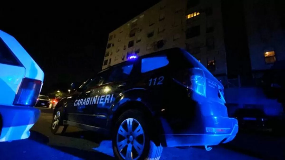 avellino-litiga-ex-fidanzata-aggredisce-carabinieri-rione-mazzini