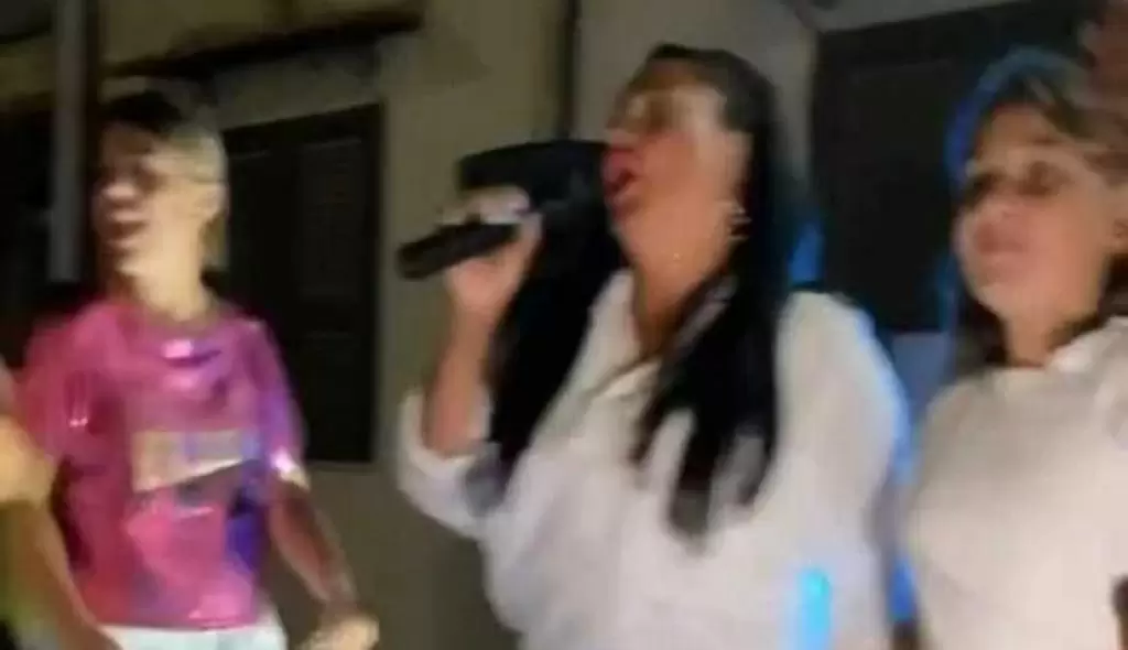 pozzuoli spettacolo trash tiktoker rita de crescenzo