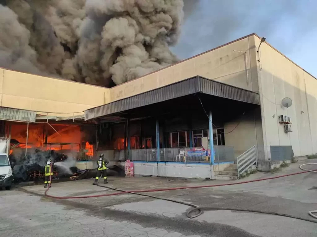 incendio-marcianise-torrefazione-caffe-cosa-successo