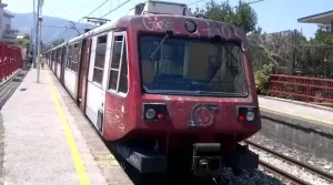 incendio-linea-ferroviaria-fermi-treni-circumvesuviana