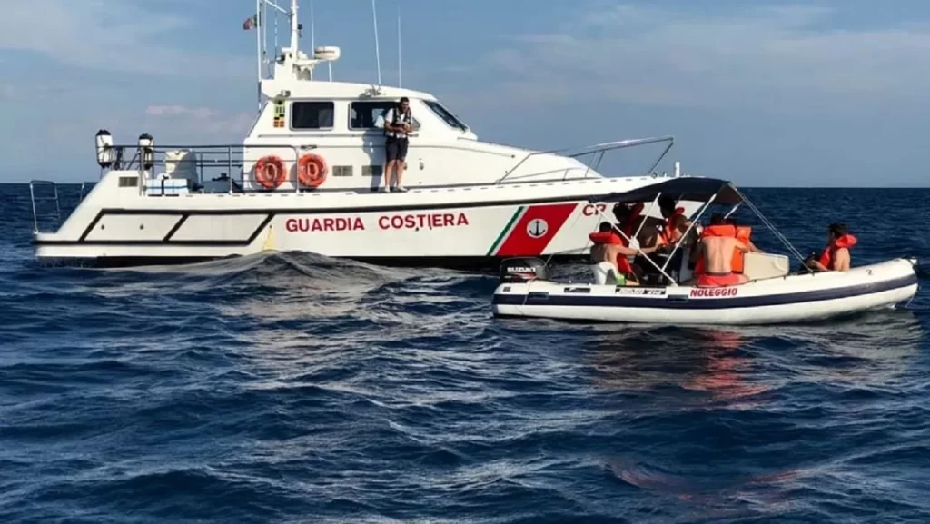mondragone-ragazzi-salvati-mare