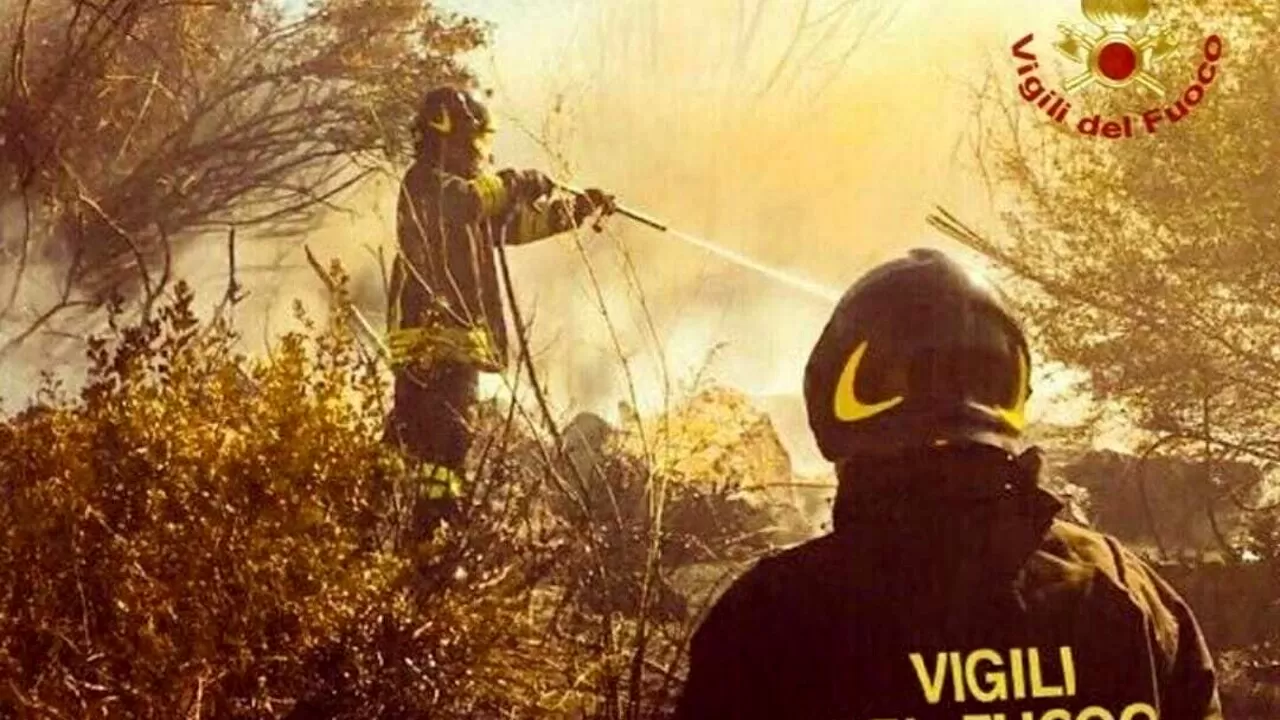 incendio-ariano-irpino-fiamme-ettari-grano-rotoballe-7-luglio