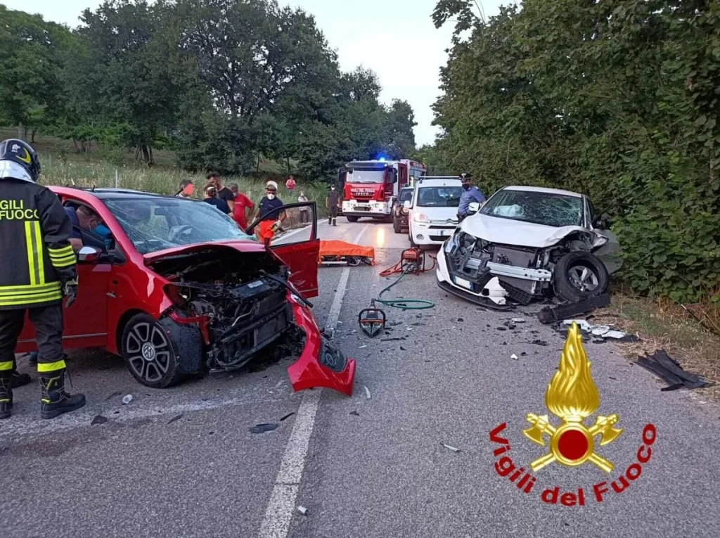 incidente-mirabella-eclano-scontro-auto-ferite-8-luglio