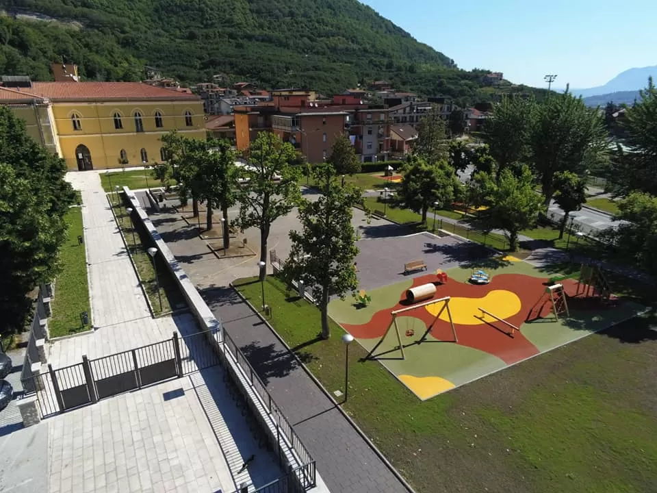 monteforte-irpino-raid-vandalico-villa-comunale