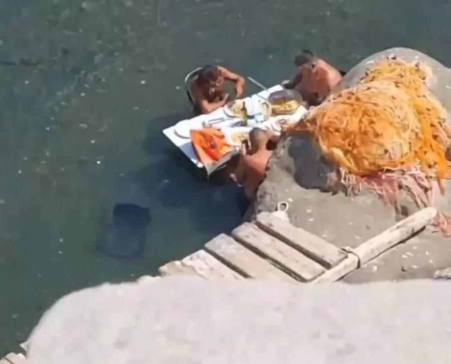 napoli-pranzo-acqua-marechiaro-foto-tavolo-sedie