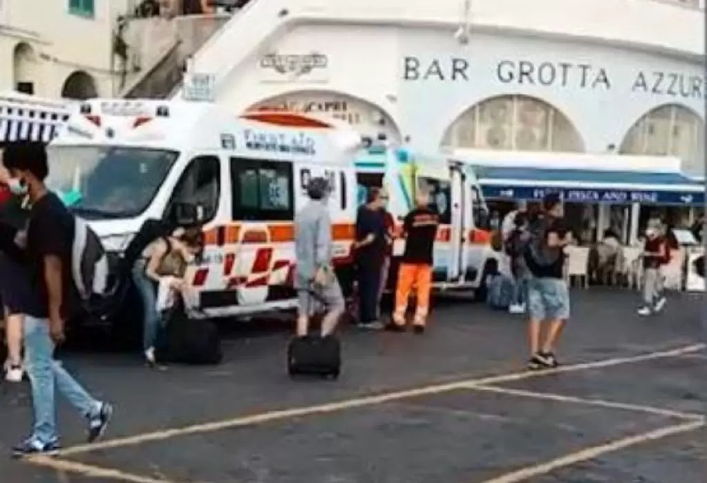 ambulanza-taxi-capri-bordo-bagagli