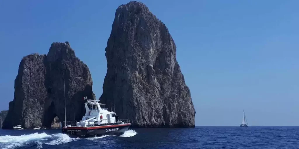 capri-droga-bagnanti-marina-piccola-denunciato