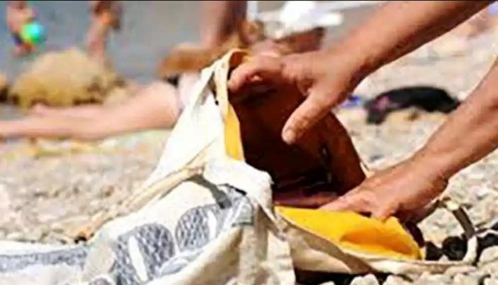 furti-in-spiaggia-2
