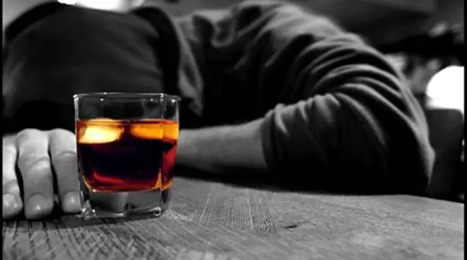 sorrento-vendono-whisky-minori-denunciati