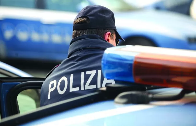 portici-aggredisce-ambulante-investe-giovane