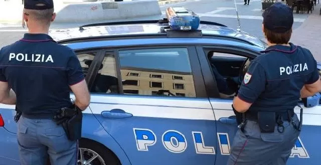 nasconde sigarette casa