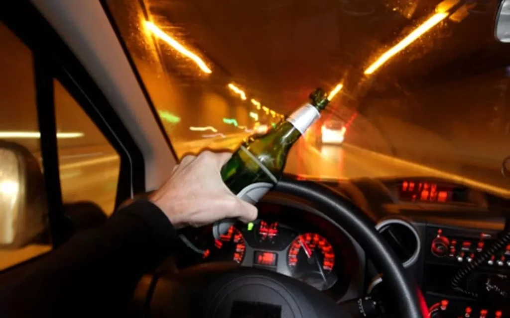 ubriaca-scontra-auto-guai-29enne-avellino