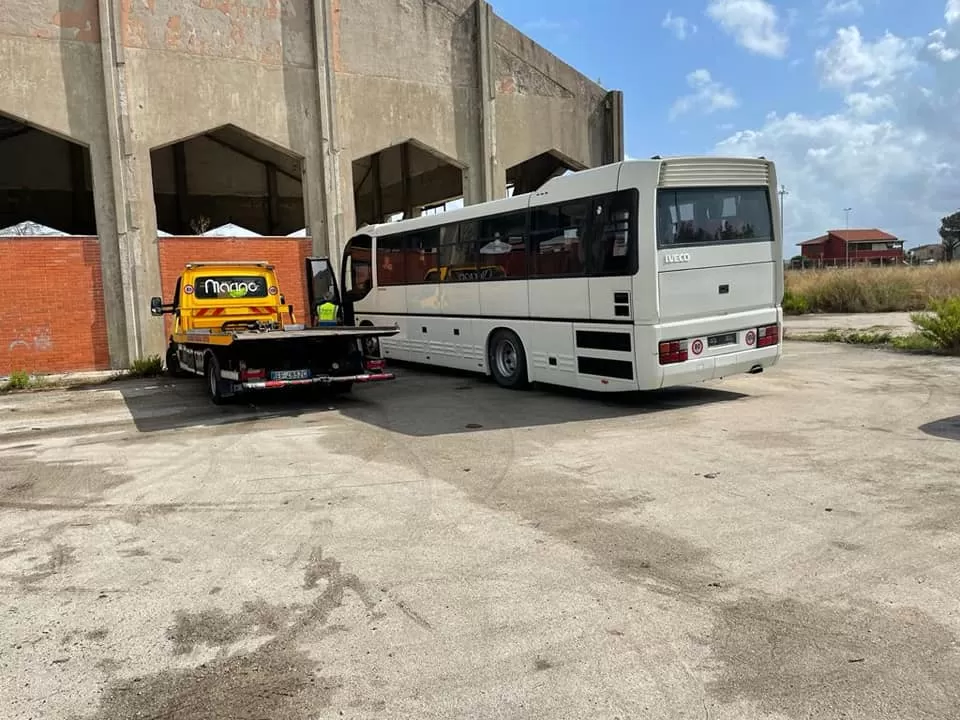 bus-sequestrati-castel-volturno