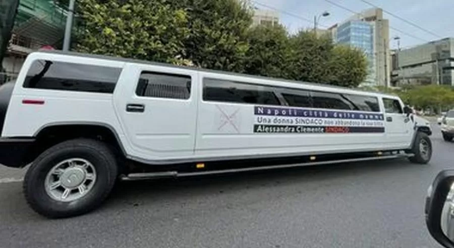 elezioni-napoli-campagna-elettorale-limousine