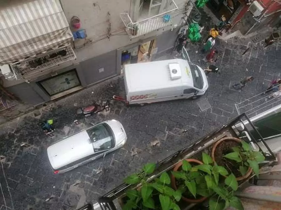 furgone-senza-freni-napoli-via-nardones