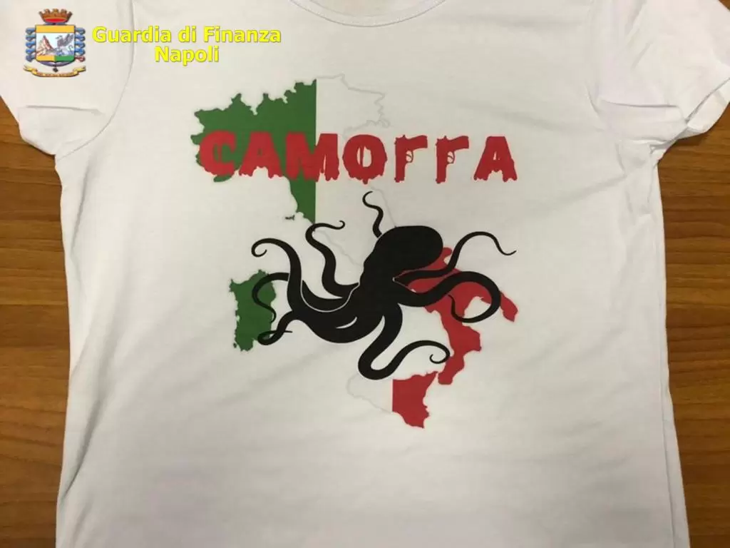 napoli-sequestro-magliette-camorra