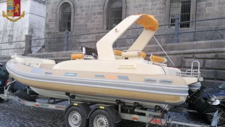 gommone-comprato-assegno-falso-denuncia-casoria-napoli