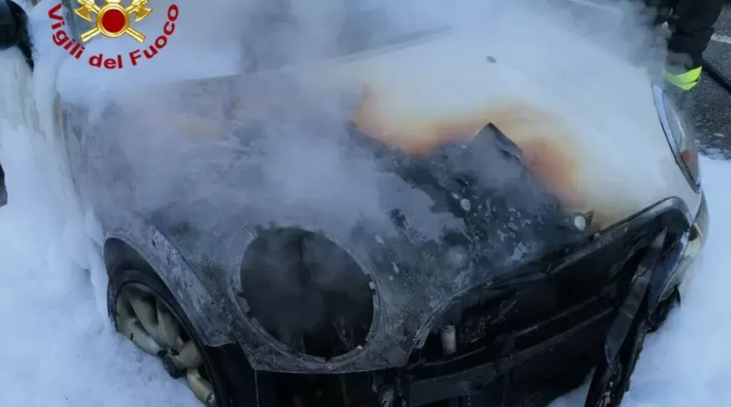 pozzuoli-quattro-auto-fiamme-indaga-31-ottobre
