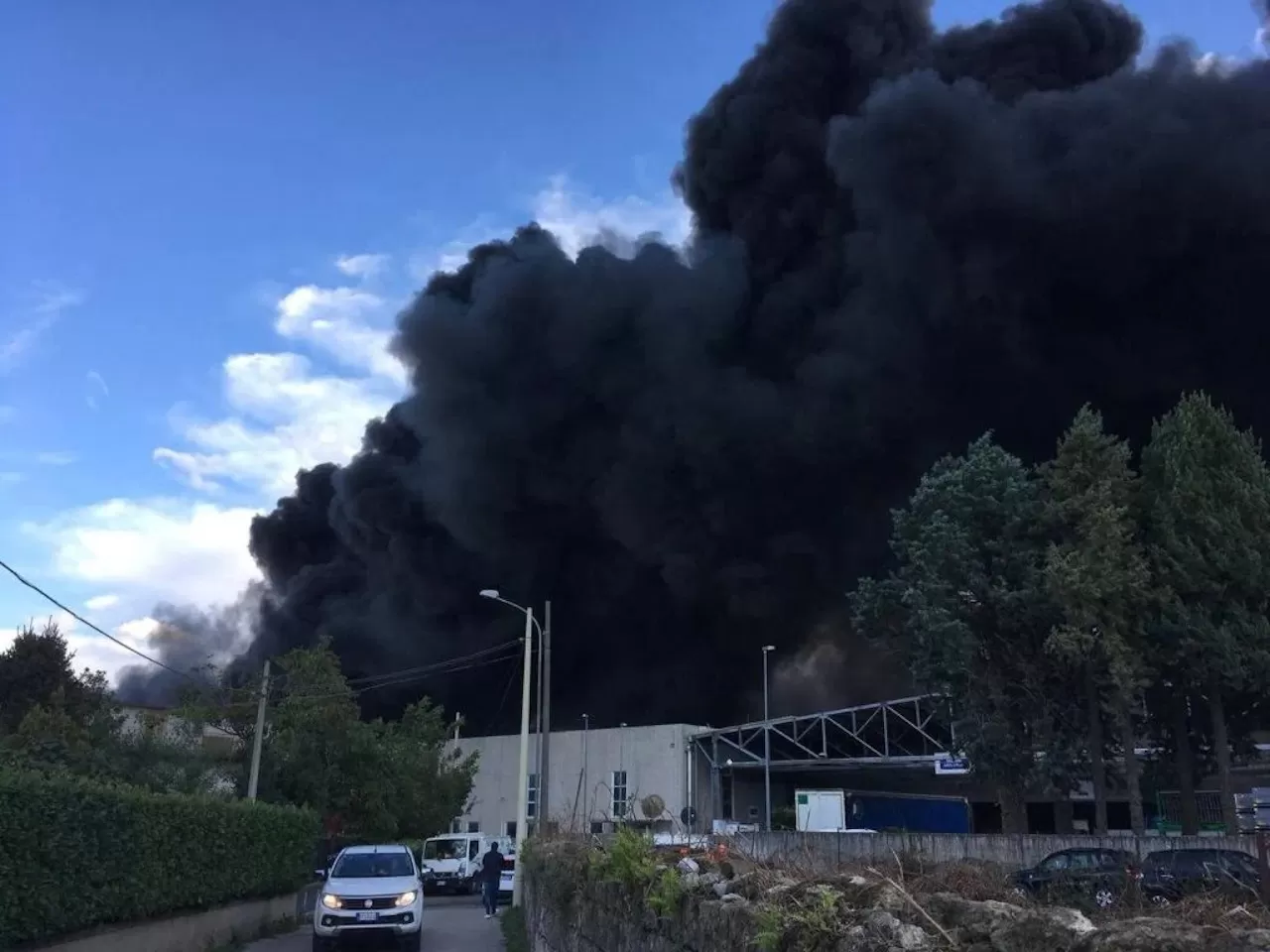incendio-airola-sindaci-comuni-limitrofi-scuole-chiuse
