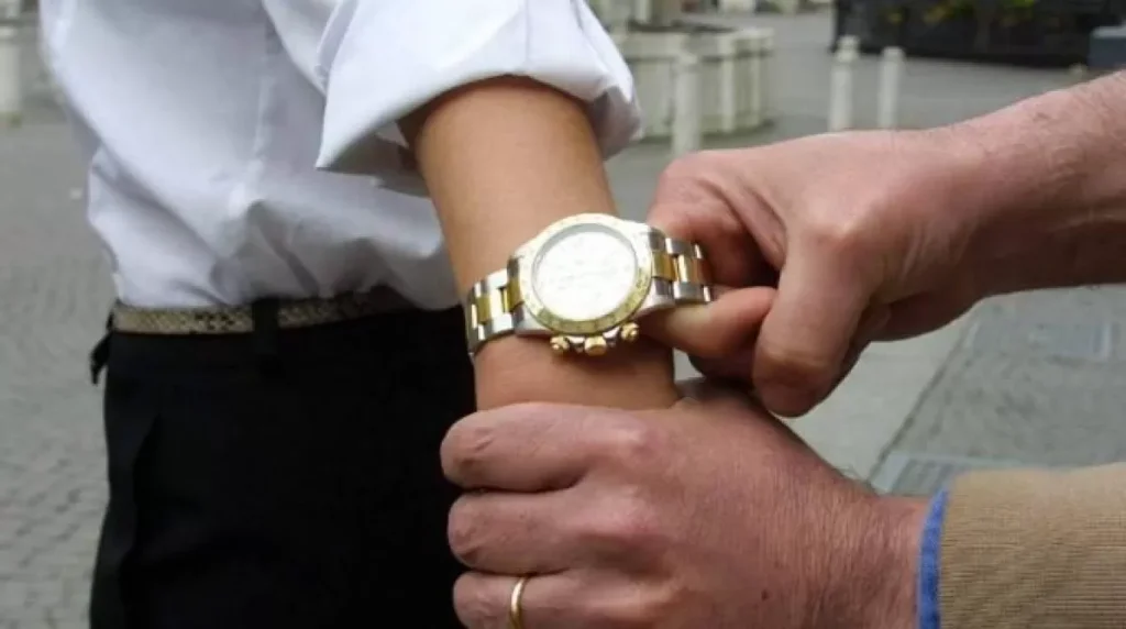 napoli-milano-rubare-rolex-arrestata-banda-rapinatori