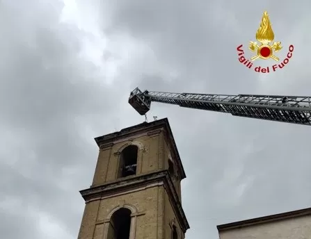 san-felice-cancello-fulmine-campanile-chiesa