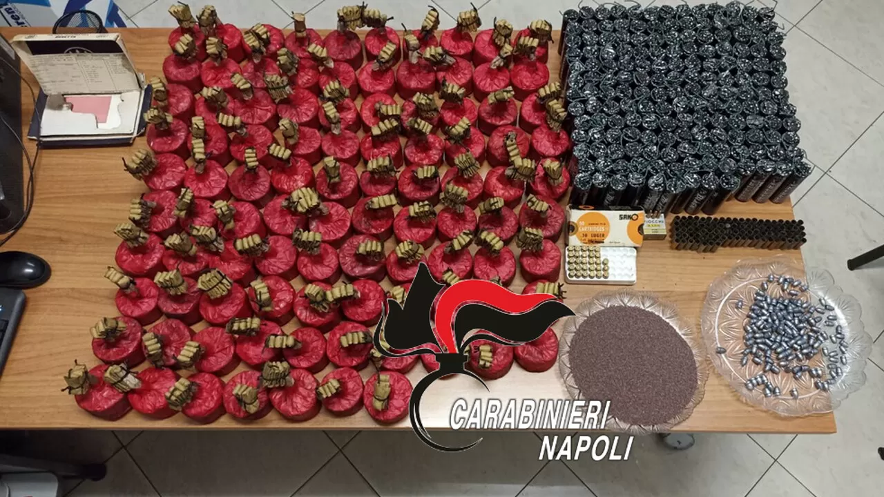 maxi-sequestro-esplosivo-petardi-crispano-arrestato