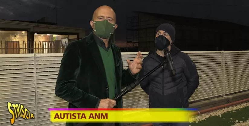 striscia notizia napoli