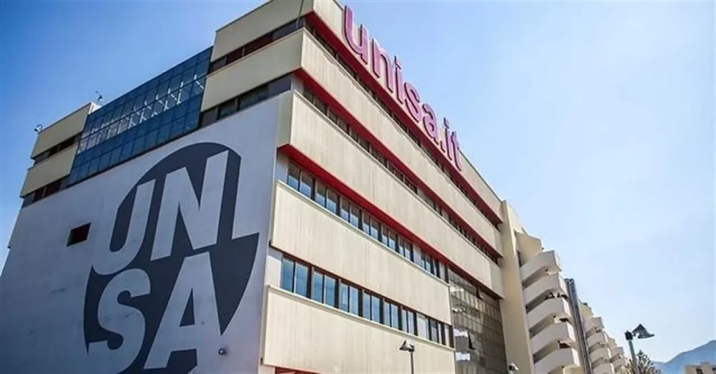 unisa-crollano-pannelli-controsoffitto-inagibili-aule-laboratorio