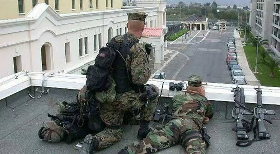 gricignano-base-militare-chiusa-uomo-armato