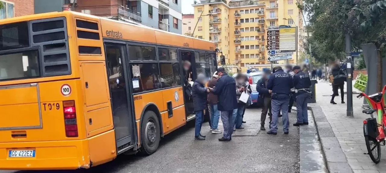 controlli-fermate-bus-napoli-multate-senza-green-pass